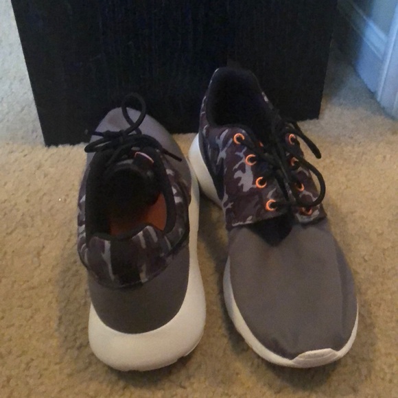 Nike Roshe One Print (GS) - Picture 2 of 5